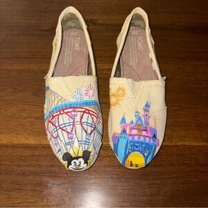 TOMS • Tan Canvas Shoes‎ with Disneyland & CA Adventure Customization